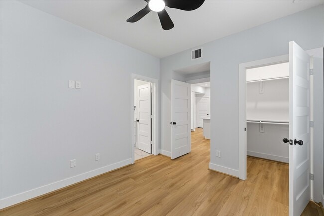 Building Photo - 5420 Elysian St