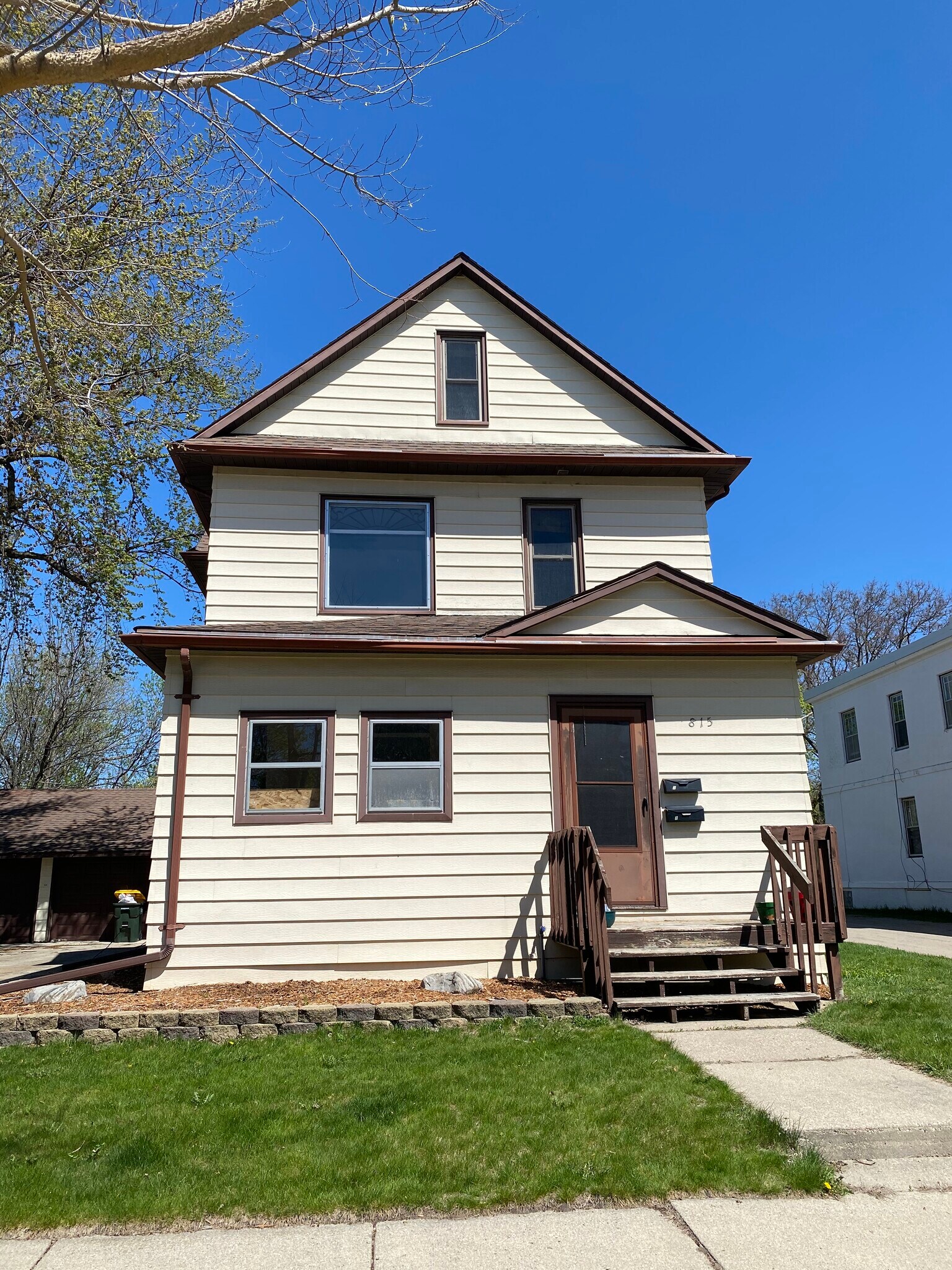 Building Photo - 815 5th St SW