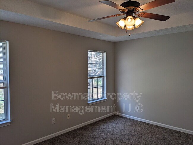 Building Photo - 1140 Hunter Trail