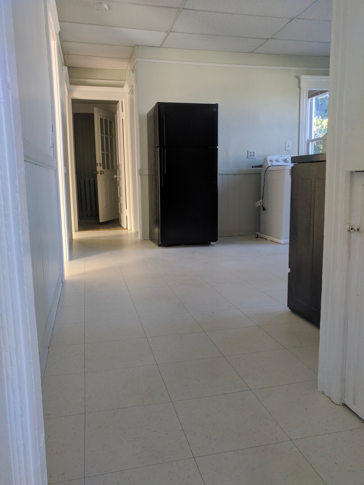 Building Photo - 32 Douglas St