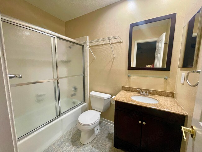 Building Photo - Beautiful 3 Bedroom Home with Covered Patio in Ridge Creek