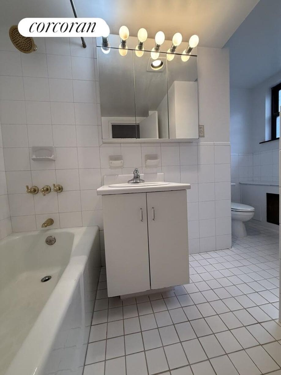 Building Photo - 117 W 58th St