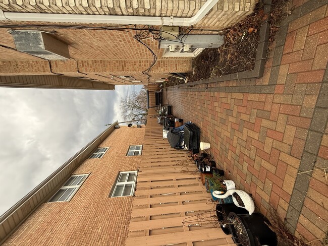 Building Photo - 5140 W 87th St