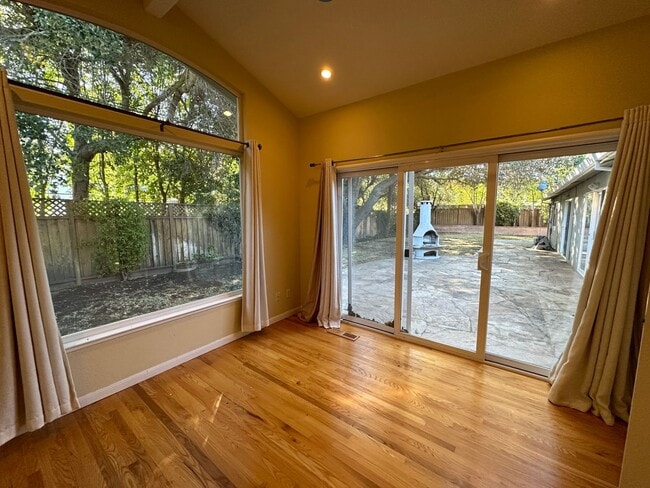 Building Photo - LOS GATOS - Beautifully upgraded property in desirable Los Gatos location, Los Gatos Schools