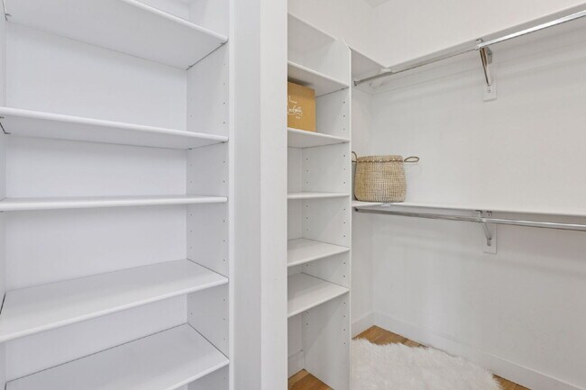 Building Photo - Spacious 5-Bed / 4-Bath home in LoHi for rent