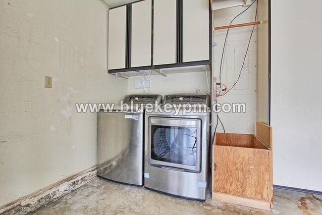 Building Photo - Luxury 3 Bed, 2.5 Bath Home in Beaverton with Large Yard and Bonus Room