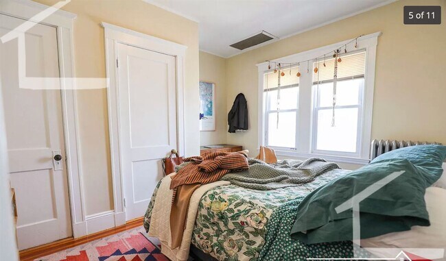 Building Photo - No Brokers Fee, Pets Friendly, In-Unit Washer and Dryer, Easy Street Parking