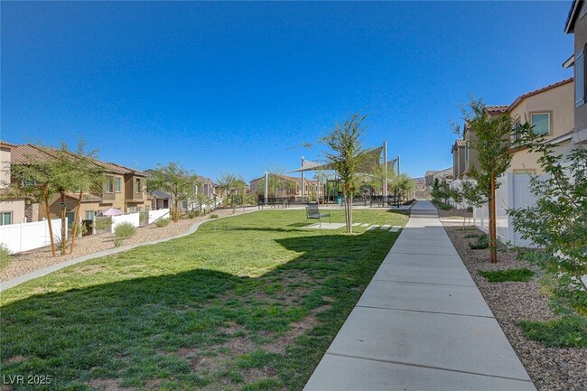 Building Photo - 206 Callen Falls Ave