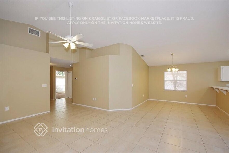 Building Photo - 447 Emerald Cove Loop