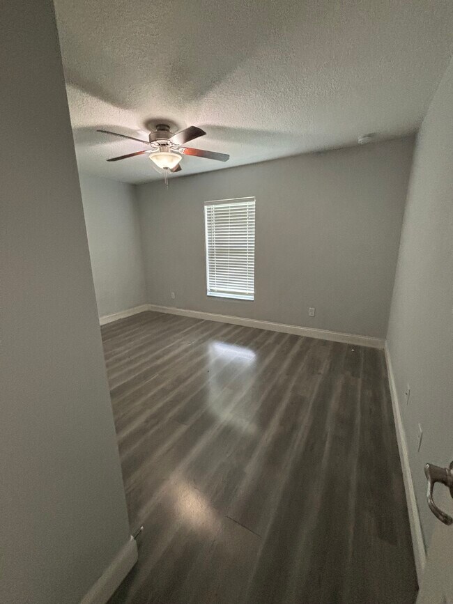 Building Photo - 5033 SW 97th Ln