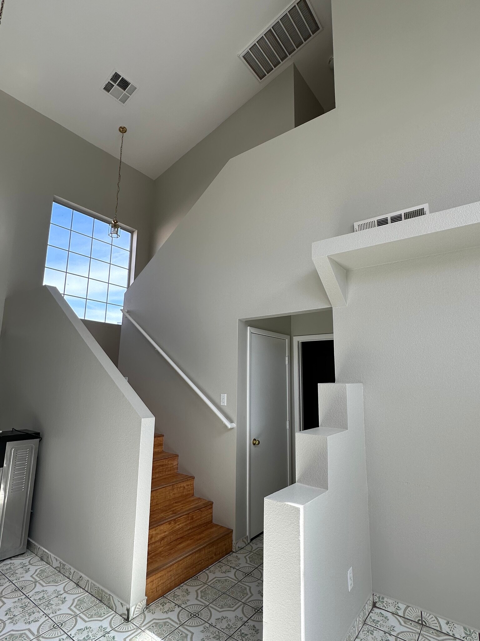 Building Photo - 4160 Country Garden Ave