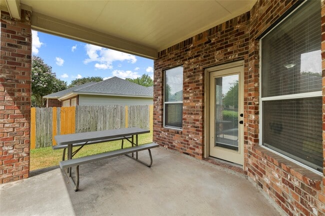 Building Photo - 521 Ironwood Forest Dr