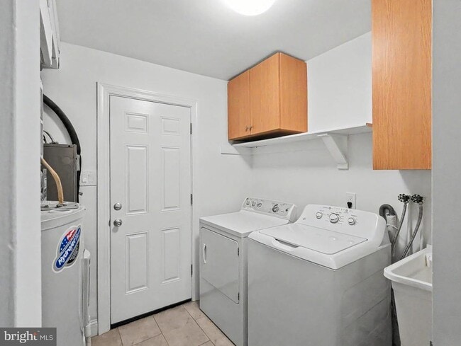 Building Photo - 140 Westbury Ct