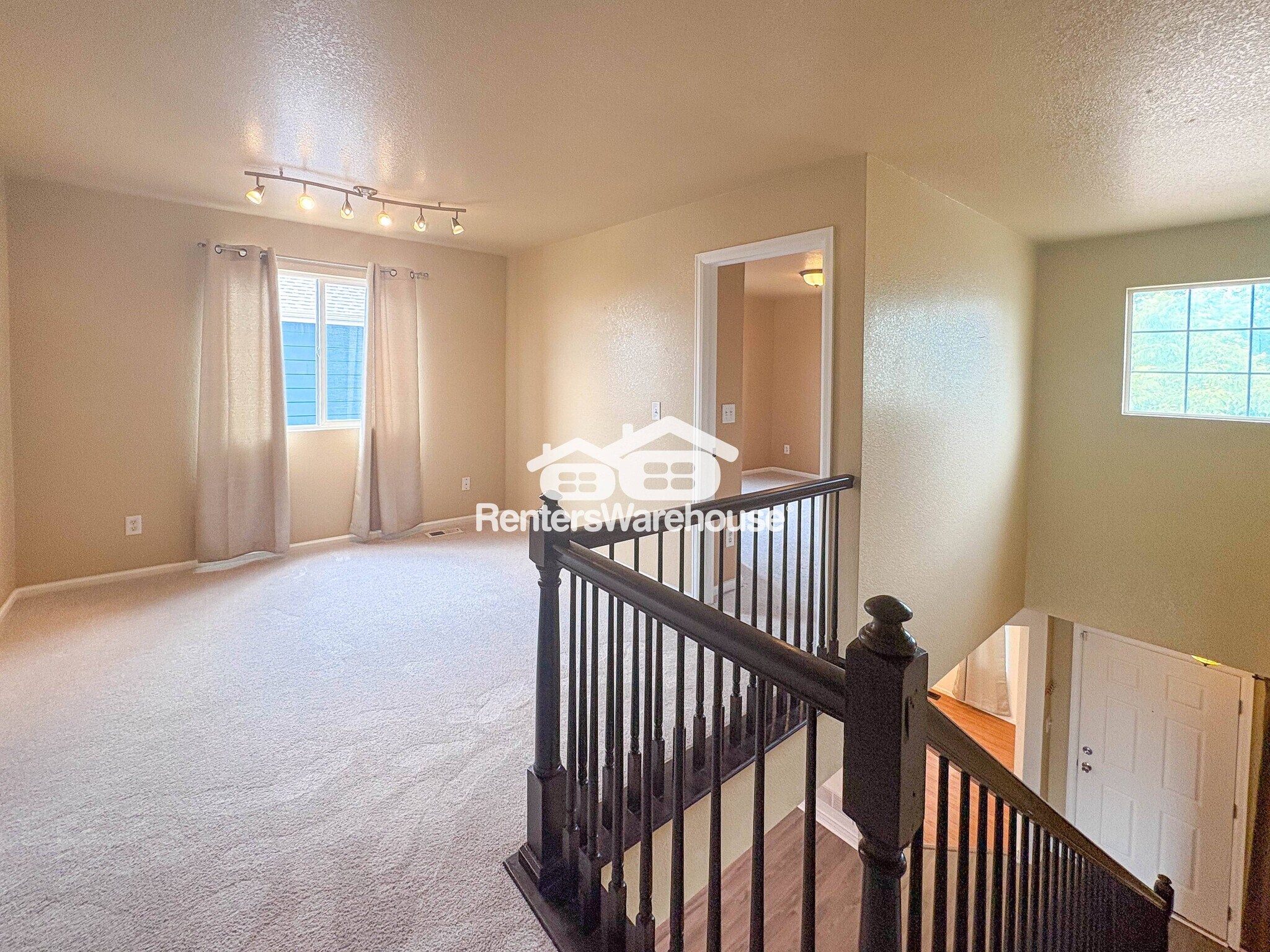 Building Photo - 12674 Jersey Cir E