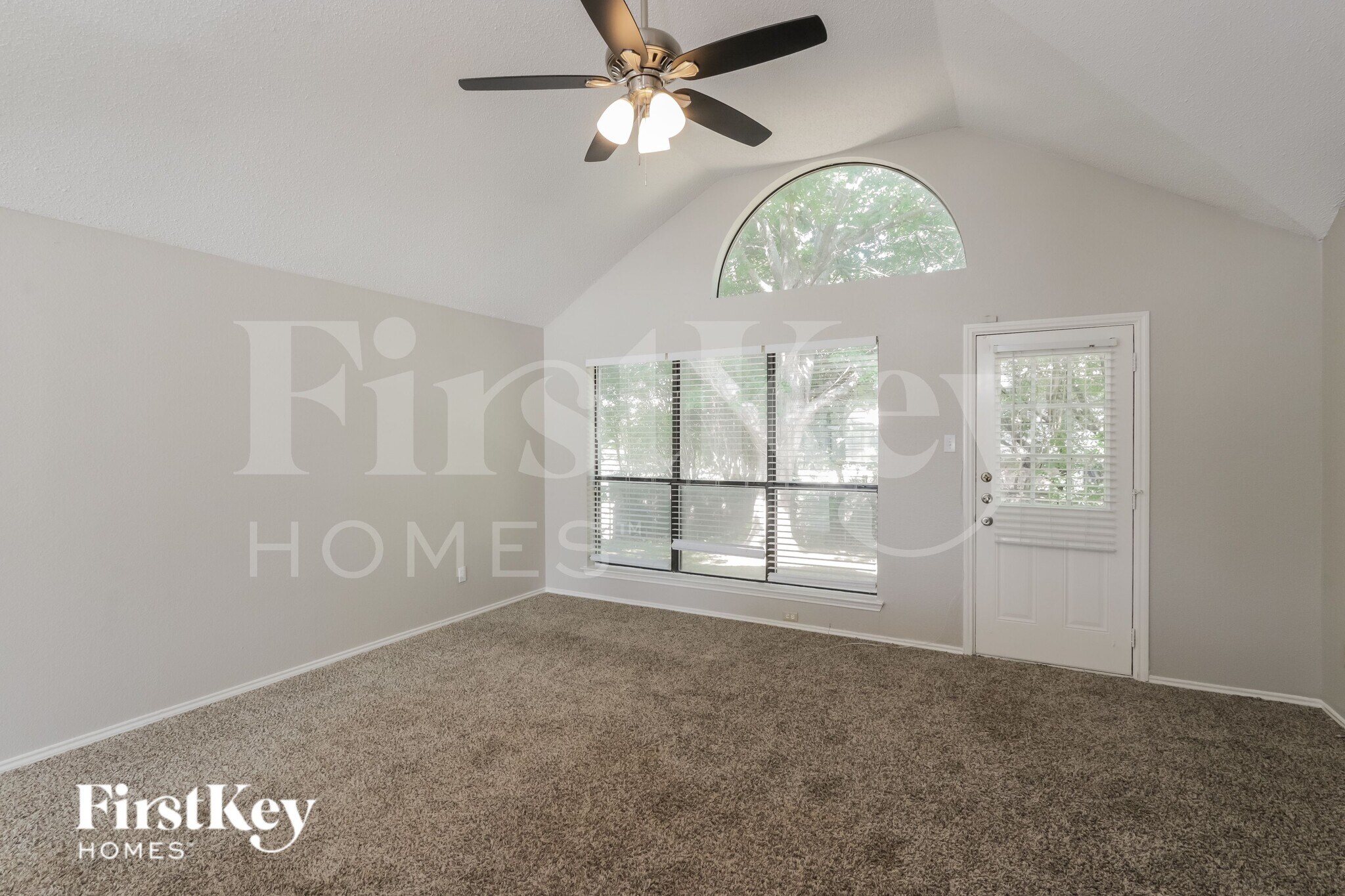 Building Photo - 701 Long Hill Ct