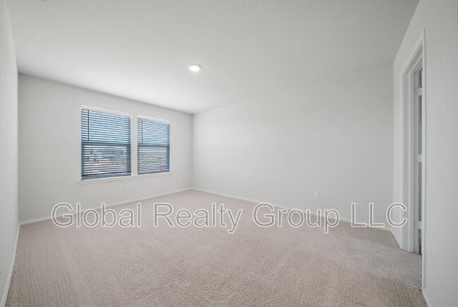 Building Photo - 535 Wild Olive Wy