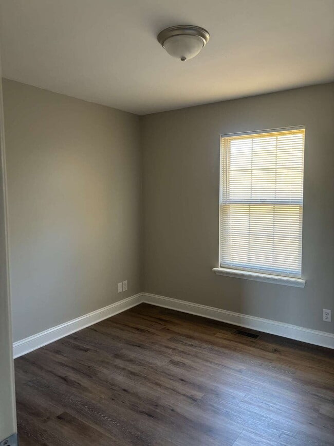 Building Photo - 3409 Dailey Rd