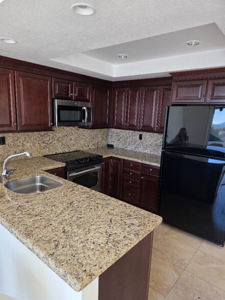 Building Photo - 3446 Twin Lake Ridge