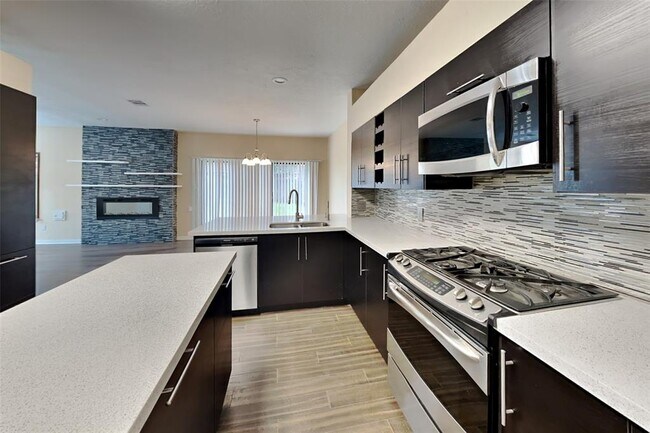 Building Photo - 2150 Paso Rello Dr