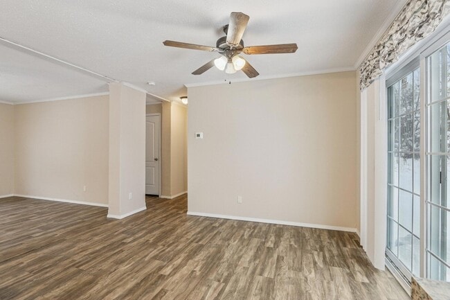 Building Photo - 4704 47th Ave