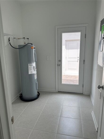 Building Photo - 1987 Stake Out Wy