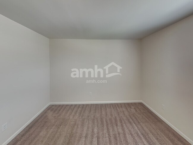 Building Photo - 4317 Fieldcrest Dr