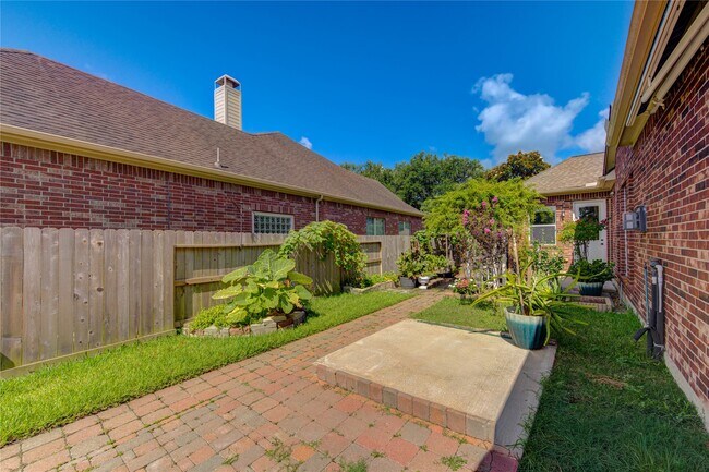 Building Photo - 11422 Carson Field Ln