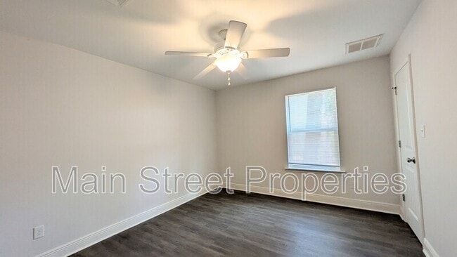 Building Photo - 313 N Navy Blvd