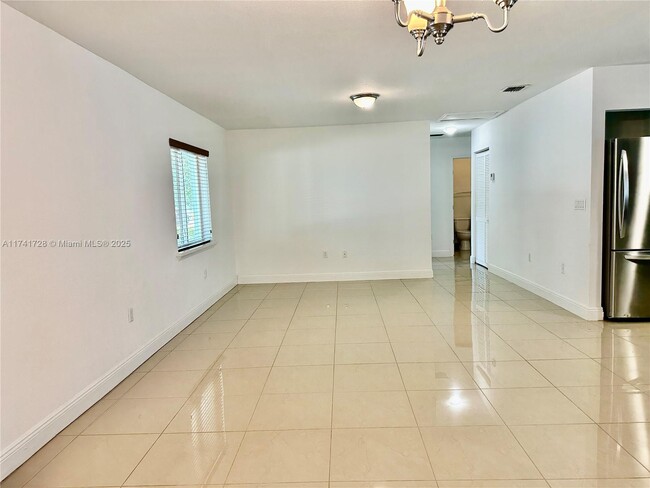 Building Photo - 513 NW 77th St