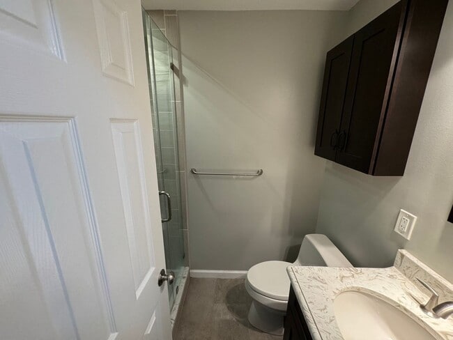 Building Photo - Sought-After 4 Bed 3 Bath L-Shaped Rambler...