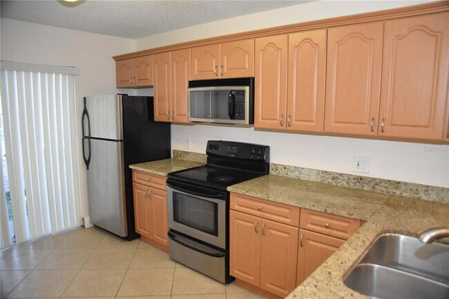 Building Photo - 3651 N Goldenrod Rd