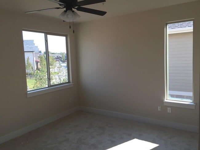 Building Photo - 7405 Pantherpaw St
