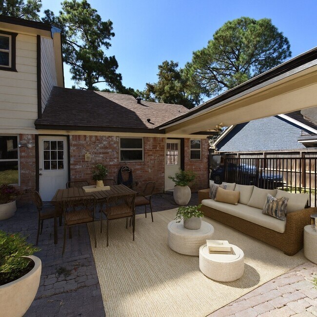Building Photo - 8110 Dorrcrest Ln