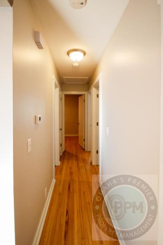 Building Photo - Fully updated 5 bedroom, 2 bathroom house