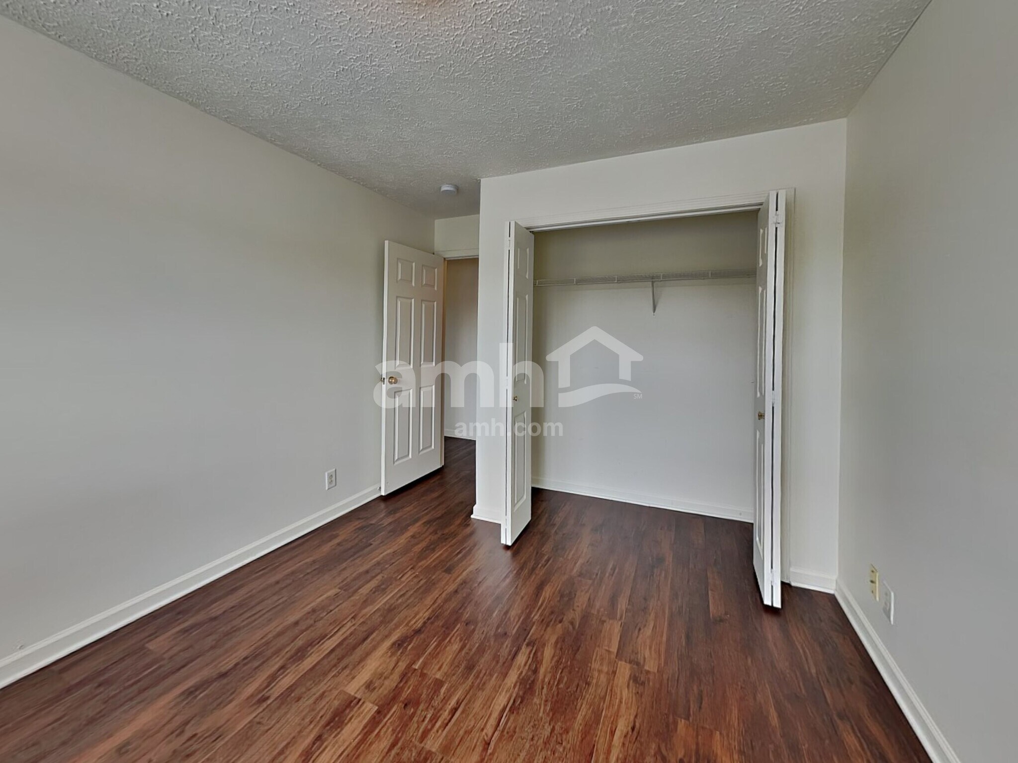 Building Photo - 120 Rose Garden Ln