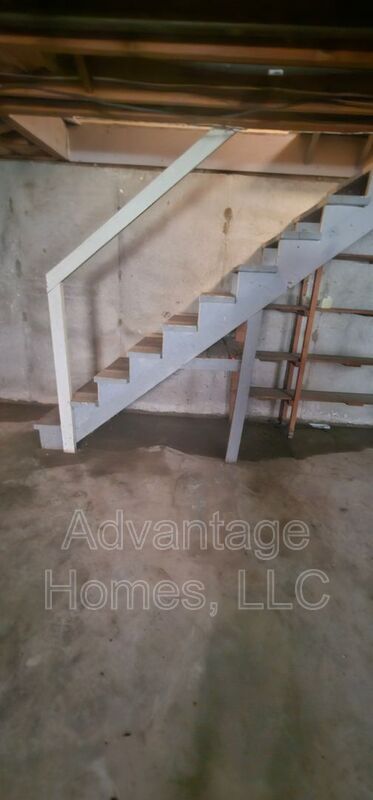 Building Photo - 612-614 E 63rd Terrace