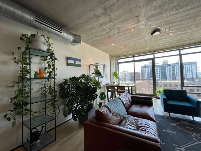 Building Photo - Prime Location in the Heart of the Pearl i...