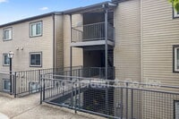 Building Photo - 411 Summit Ridge Pl