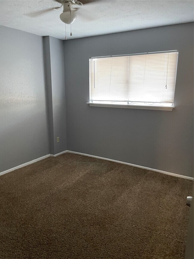 Building Photo - 7273 Chasewood Dr