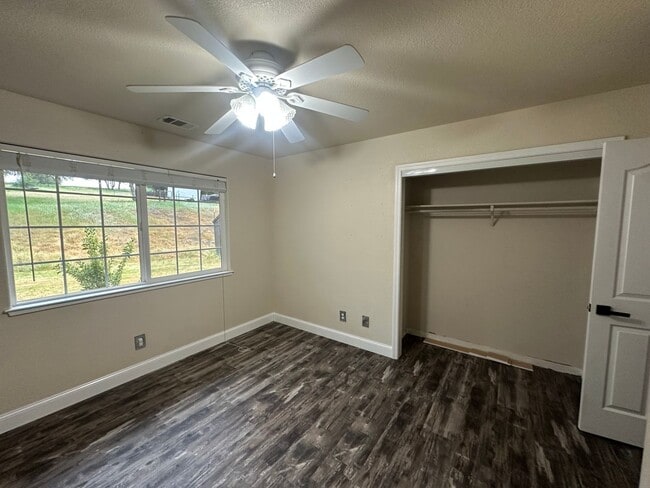 Building Photo - 2384 Choctaw Rd