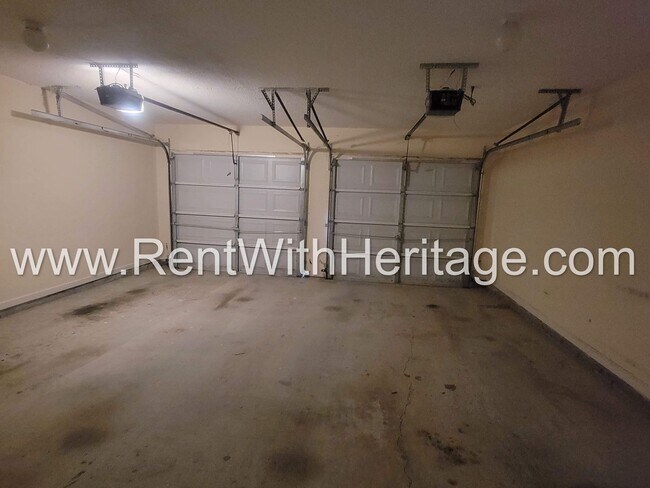 Building Photo - WOW!!! GORGEOUS HOME IN POPULAR CREEKSIDE SUBDIVSION / SWIM / TENNIS / UPGRADES GALLORE