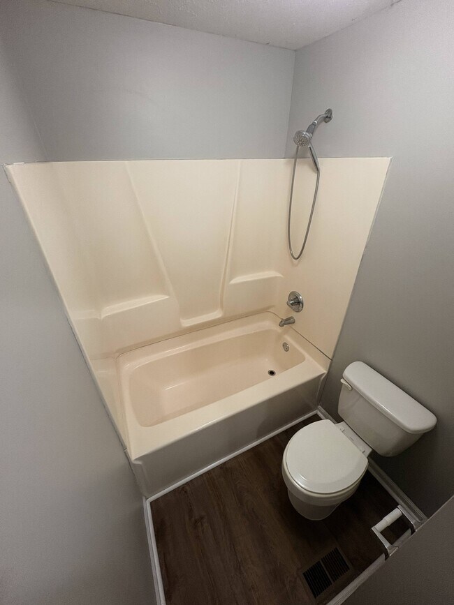 Building Photo - 37 Agappa Ln