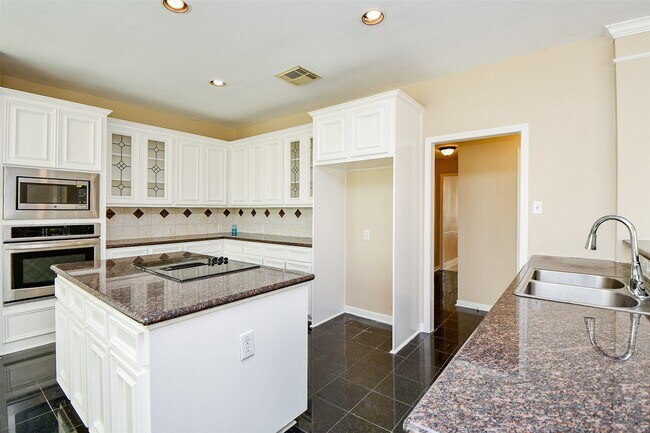 Building Photo - 12307 S Shadow Cove Dr