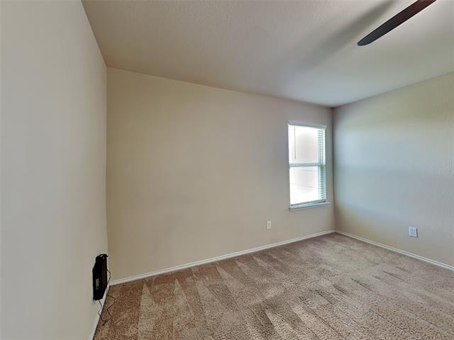 Building Photo - 407 Plum Dr