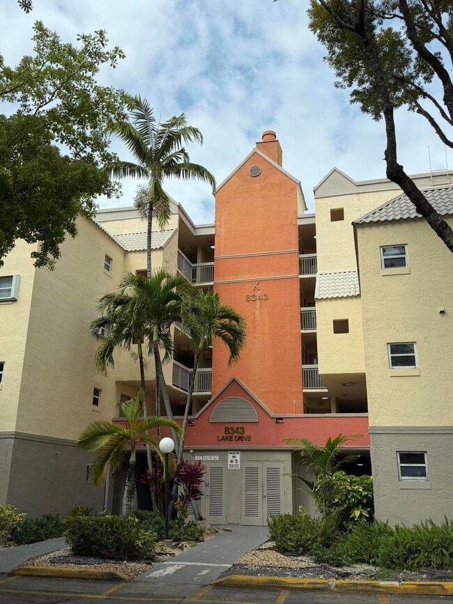 Building Photo - 8343 Lake Dr