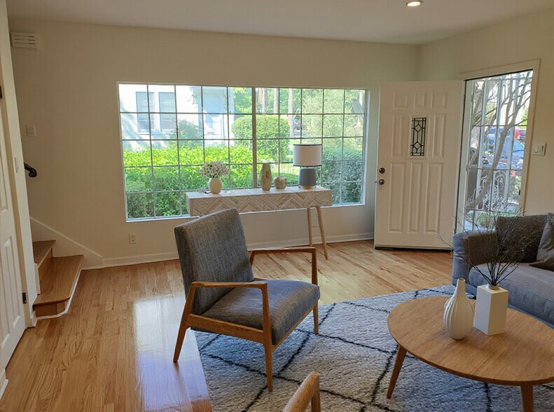 Building Photo - 1037 S Longwood Ave