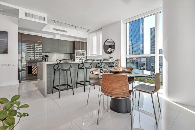 Building Photo - 1080 Brickell Ave