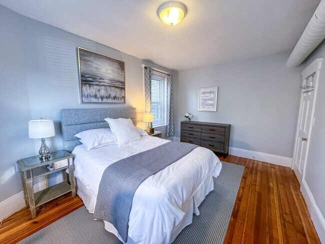 Building Photo - 636 Washington St