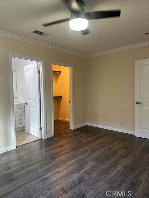 Building Photo - 6447 Balcom Ave