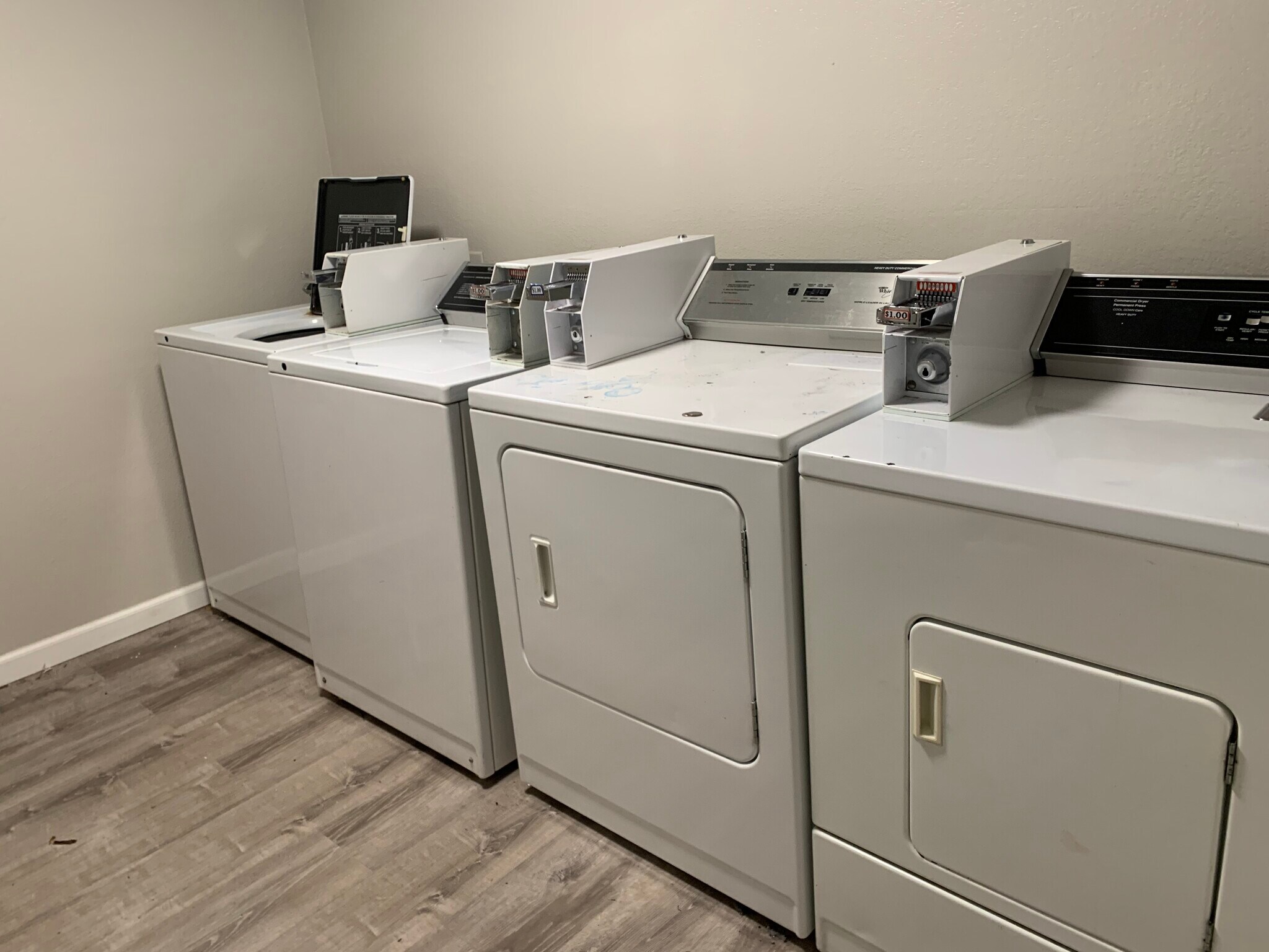Laundry Facility - Coin Op - 8000 E 10th Ave